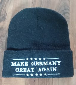 Mütze mit Wunschstickerei